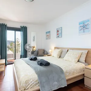 https://los-cristianos-center-los-cristianos-tenerife-38650.tenerifehoteles.net